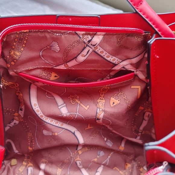 NWOT GORGEOUS red leather bag - Picture 7 of 9